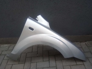 Aripa Fata Dreapta Ford Focus 2/II 2004-2008 Vopsita Gri Deschis - Disponibil în rate