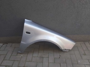 Aripa Fata Dreapta VW Passat B5.5 An 2000-2004 Vopsita Gri - Disponibil în rate - Img 1