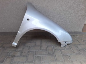 Aripa Fata Dreapta Skoda Fabia 1 I An 1999-2007 Vopsita Gri Deschis - Disponibil în rate - Img 1