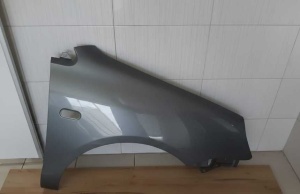 Aripa Fata Dreapta VW Polo 5 V 9N 2002-2005 (LA7R (Gri Inchis)) - Disponibil în rate