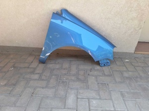 Aripa Fata Dreapta VW Polo 6 VI 9N An 2005-2009 Vopsita Albastru - Disponibil în rate - Img 1