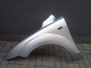 Aripa Fata Stanga Ford Focus 2/II 2004-2008 Vopsita Gri Deschis - Disponibil în rate