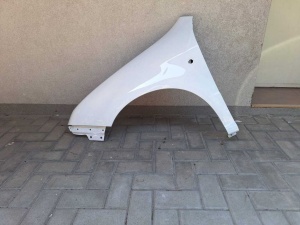 Aripa Fata Stanga Skoda Fabia 1 I An 1999-2007 Vopsita Alb - Disponibil în rate - Img 1