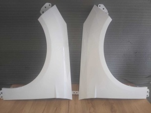 Pachet Aripa Fata Dreapta&Stanga Ford Focus 3/III 11-14 (Frozen White) - Disponibil în rate - Img 1