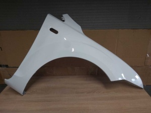 Aripa Fata Dreapta Ford Focus 2/II 2004-2008 (Frozen White) - Disponibil în rate - Img 1