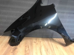 Aripa Fata Stanga Toyota Auris 2010-2012 (i209 (Negru)) - Disponibil în rate