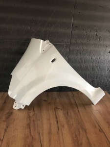 Aripa Fata Stanga Toyota Aygo 2006-2012 (049 (Alb)) - Disponibil în rate - Img 1