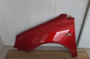 Aripa Fata Stanga VW Polo 5 V 9N 2002-2005 (LA3X (Rosu)) - Disponibil în rate
