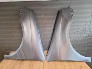 Aripa Fata Dreapta & Stanga VW Jetta 3/III An 2005-2011 (LD7X (Gri)) - Disponibil în rate