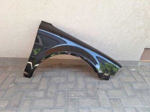 Aripa Fata Dreapta VW Passat B5.5 An 2003-2005 Vopsita Negru - Disponibil în rate - Img 1