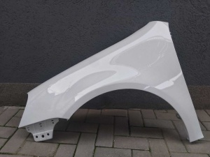 Aripa Fata Stanga VW Golf 5/V 2004-2008 Vopsita Alb - Disponibil în rate - Img 1