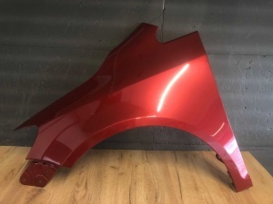 Aripa Fata Stanga VW Golf 5/V Plus 2005-2009 (LA3X (Rosu)) - Disponibil în rate - Img 1