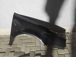 Aripa Fata Dreapta VW Golf 4/IV 1998-2004 Vopsita Negru Metalizat - Disponibil în rate - Img 1