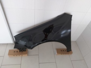 Aripa Fata Stanga VW Golf 5/V 2004-2008 (Negru (L041)) - Disponibil în rate - Img 1