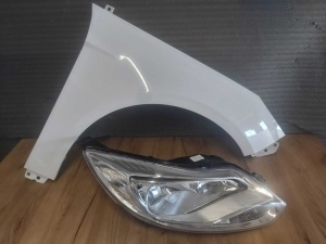 Pachet Aripa+Far Dreapta Ford Focus 3/III 2011-2014 (Frozen White) - Disponibil în rate - Img 1