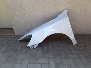 Aripa Fata Stanga Skoda Octavia 2 II An 2008-2013 Vopsita Alb - Disponibil în rate - Img 1