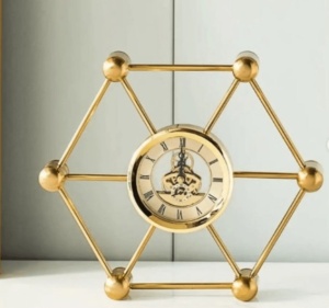 Ceas Sculptură Auriu – Formă Geometrică – Mecanism Transparent – 25x25 cm – Decor Luxos - Img 3