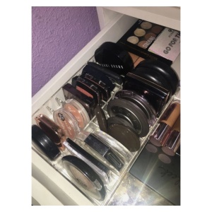 Cutie Depozitare Acrilic Transparent – 20 de Compartimente – 21 x 16,8 x 4 cm – Organizator Bijuterii și Machiaj - Img 3