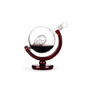 Sticla-decantor Cap de Mort cu suport din lemn