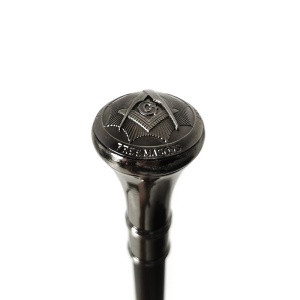 Baston Masonic din Metal cu Mâner Decorat – Echer și Compas – 90 cm