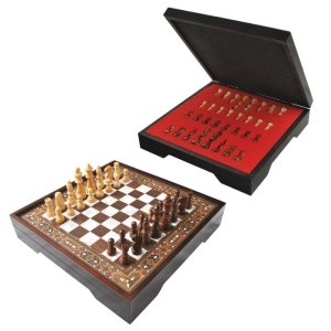 Set de Șah și Dame din Lemn „Mozaic Antic Premium” – Cadou Ideal, Realizat Manual