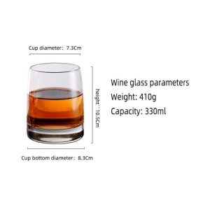 Set Decantor Artistic „The Hand” – Sticlă Sculptată, 2 Pahare și Suport din Lemn Nobil (1000 ml) - Img 4