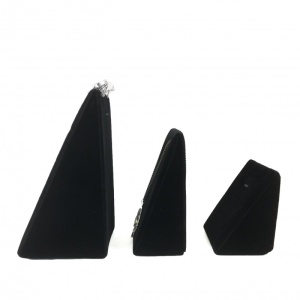 Set 3 expozoare triunghiulare invelite in catifea - WZ4012 - Img 3