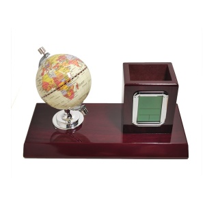 Set pentru birou cu glob pământesc – Lemn roșu lăcuit, ceas quartz, suport pixuri - Img 2