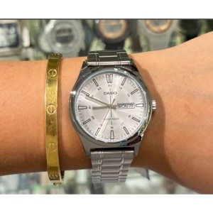 Ceas Bărbătesc Casio MTP-V006D-7CUDF – Eleganță Minimalistă și Funcționalitate Day-Date - Img 4