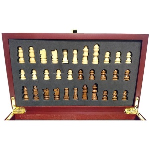 Set cadou pentru desfacut sticla de vin cu tabla de sah - Img 3