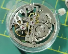 Mecanism Manual Dandong 7120 – Finisaj Auriu sau Argintiu – 32.8 mm – 3 Ace – Gol (Skelet) – Pentru Proiecte de Ceasornicărie - Img 3