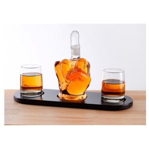 Set Decantor Artistic „The Hand” – Sticlă Sculptată, 2 Pahare și Suport din Lemn Nobil (1000 ml) - Img 2