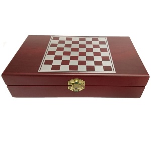 Set cadou pentru desfacut sticla de vin cu tabla de sah - Img 4