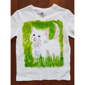 Tricou personalizat, din bumbac, pictat manual cu vopsele acrilice speciale pentru textile, nontoxice. - Img 7