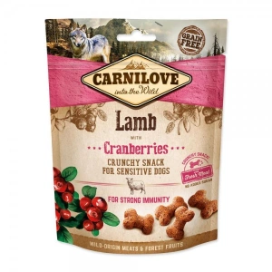Recompense pentru caini Carnilove Crunchy Snack cu Miel si Merisoare, 200 gr