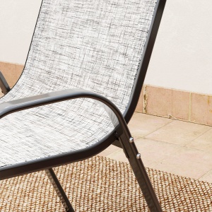 Set Mobilier de Grădină din 3 Piese cu Scaune Suprapozabile și Masă din Sticlă, 54x71x93 cm, Gri Închis - Img 8
