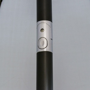 Umbrelă de Grădină Înclinabilă cu Manivelă și 18 Spițe din Metal și Poliester, Ø250x240 cm, Gri Deschis - Img 8