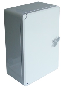 Cutie de distribuţie din material plastic