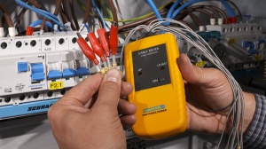 Multimetru digital şi detector de cabluri - Img 3