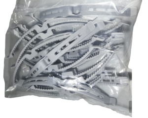 Set 20 bucati cleme duble din plastic pentru prindere cabluri 220mm lungime - Img 2