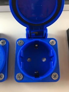 Priza schuko incastrabila albastra pentru tablouri electrice 16A protectie copii IP54 - Img 3