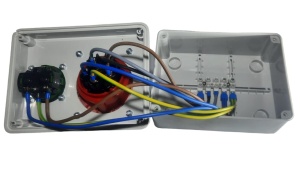 Doza aplicata precablata echipata cu 1 priza 5 poli 3P+N+E 16A 400V si 1 priza schuko 16A 230V IP44 150x110mm - Img 3