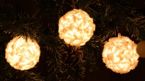 Lanț de lumină LED de Crăciun, glob, culoare albă,cu baterii - Img 2