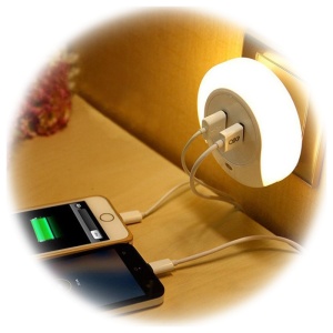 Lumină de veghe cu senzor şi cu priză USB - Img 2