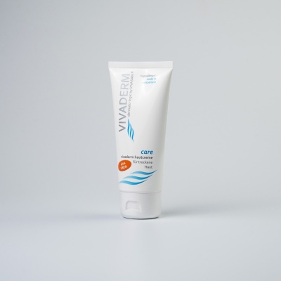 Linia Vivaderm - Cremă cu uree hidratantă, hipoalergenică - 100 ml.