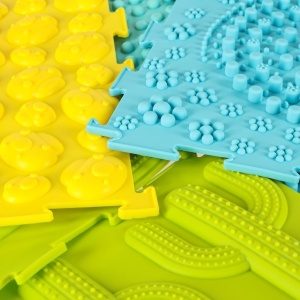 Covor senzorial montessori masaj picioare puzzle 8 piese pastel - Img 2