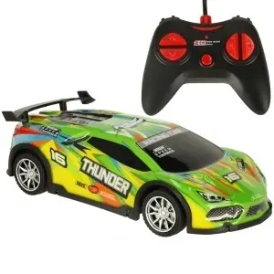 RC masina sport verde