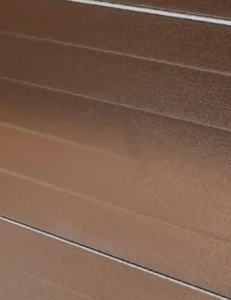 Panou tip sandwich pentru usi de garaj sectionale, inaltime 610 mm, maro 8014, per metru liniar