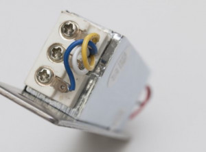 Yala electromagnetica incastrabila scurta cu buton de deblocare YS-150NC(S) - Img 3