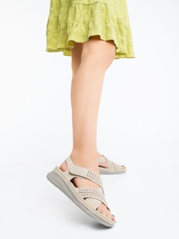Γυναικεία σανδάλια μπεζ από ύφασμα Adarsa - Img 6